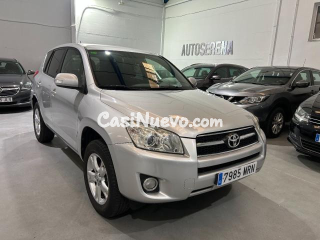 TOYOTA - RAV4 - 2.2 D-4D Active 4x2