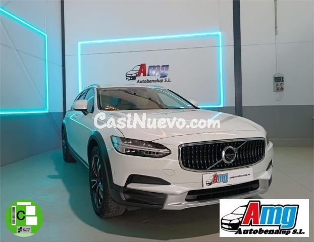 VOLVO - V90 Cross Country 2.0 D4 PRO-AWD