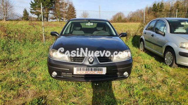 RENAULT - Laguna - 1.9 dCi 110 CV Confort Authentique con enganche de remolque