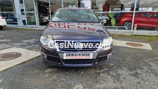 VOLKSWAGEN - Passat - Highline 2.0 TDI 140 CV