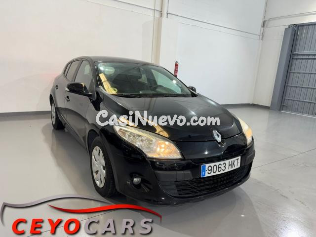 RENAULT - Mégane - Berlina Authentique dCi 90