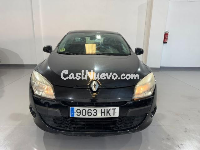 RENAULT - Mégane - Berlina Authentique dCi 90