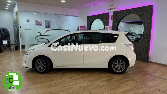 TOYOTA - Verso -  1.6 D-4D Style