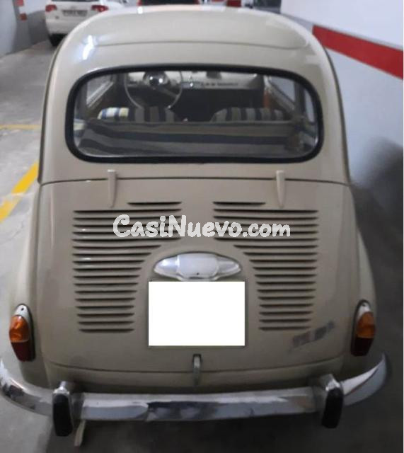 SEAT 600 D joya clasica con 55 años mimado
