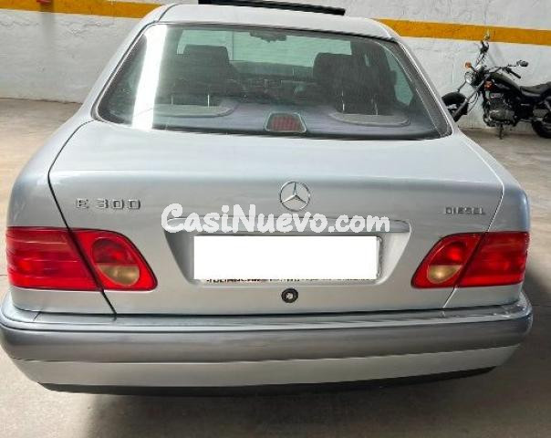 MERCEDES - Clase 300 E300 Diesel elegance pocos kmts