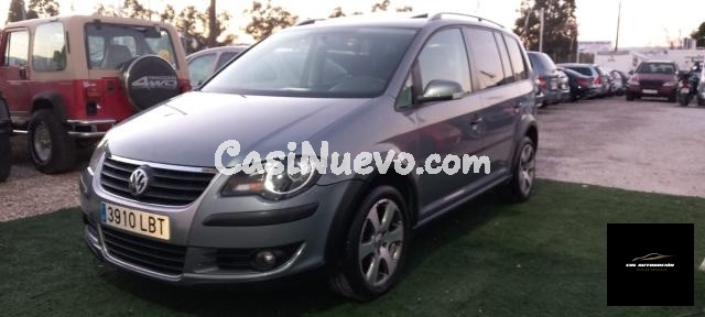 VOLKSWAGEN - Touran - Cross