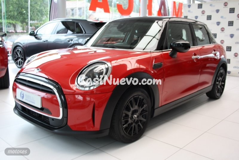 Mini Mini COOPER AUT. 5P de 2024 con 37.996 Km por 26.900 EUR. en Pontevedra