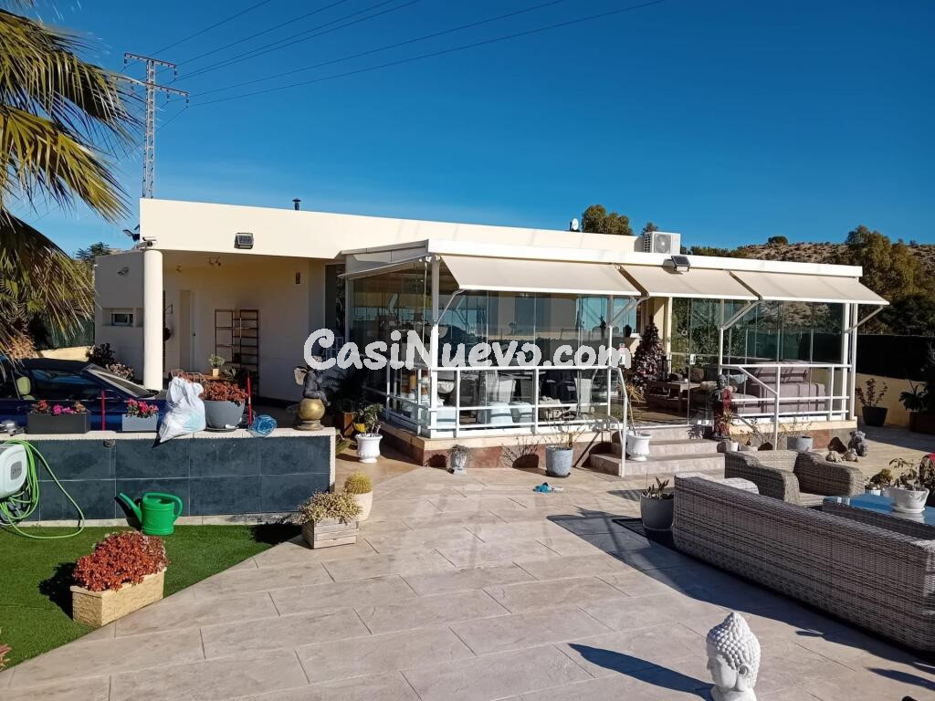 Vivienda unifamiliar aislada en planta baja destinada a vivienda.