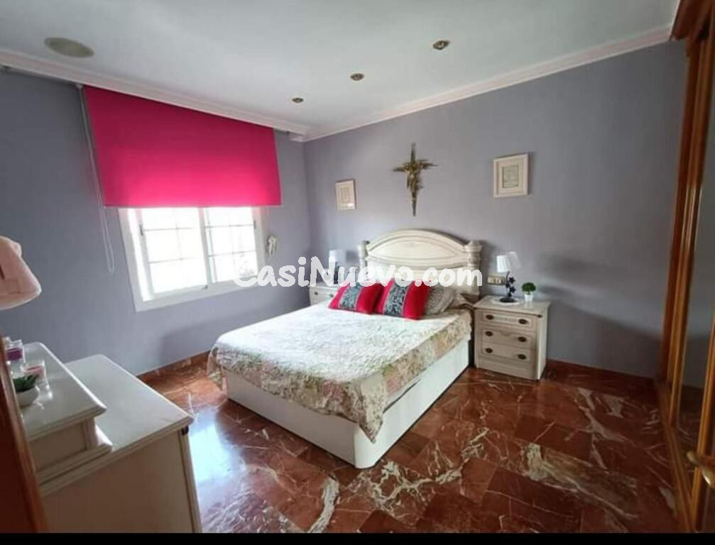 Casa adosada familiar en centro ciudad Salobreña