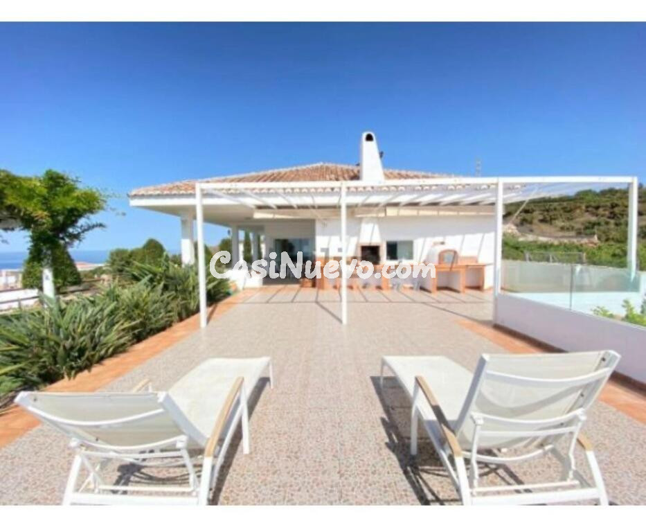 Villa Panorámica de Ensueño: Lujo, Espacio y Oportunidad de Inversión en Torrox