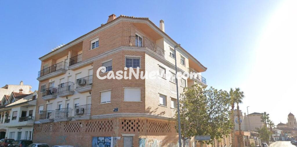 Amplio y Luminoso Piso de 3 habitaciones en Segunda Planta.