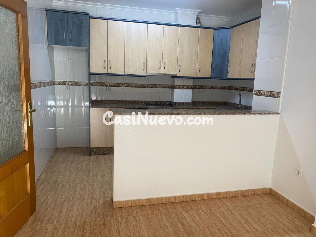 Amplio y Luminoso Piso de 3 habitaciones en Segunda Planta.