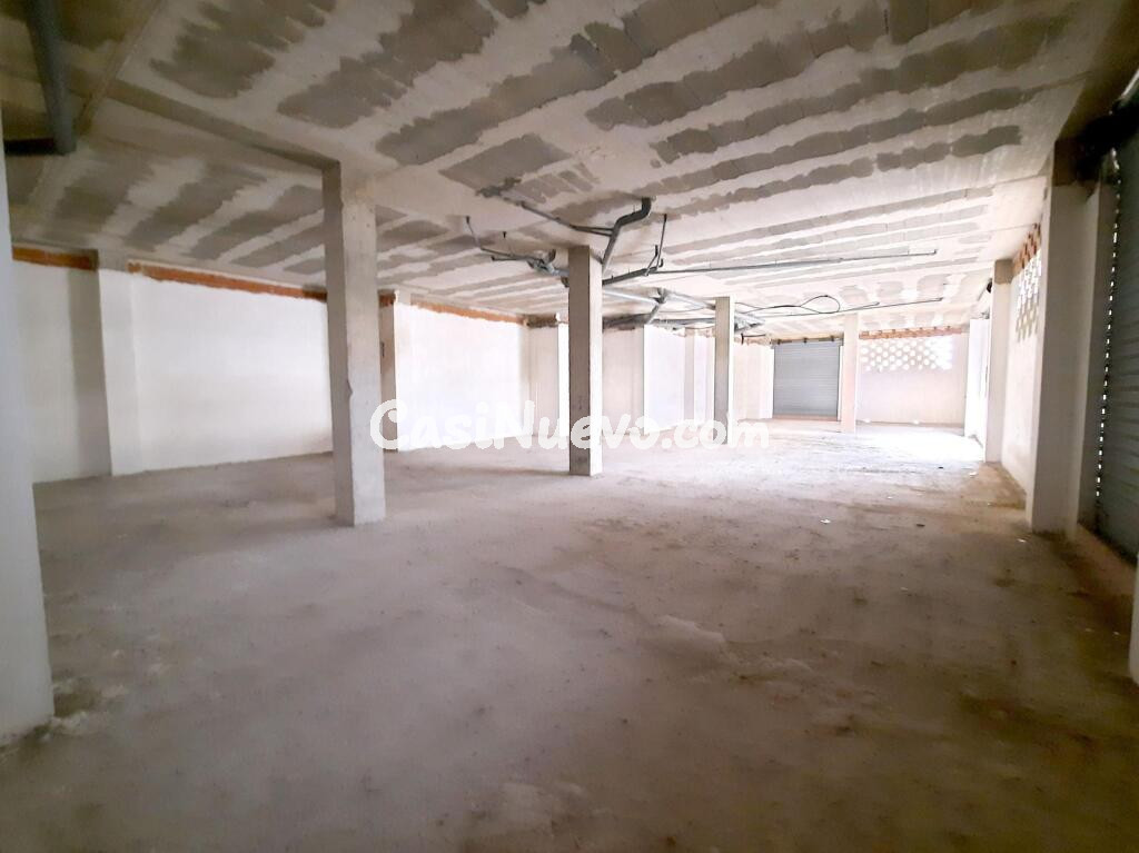 Gran local esquinero con múltiples posibilidades.