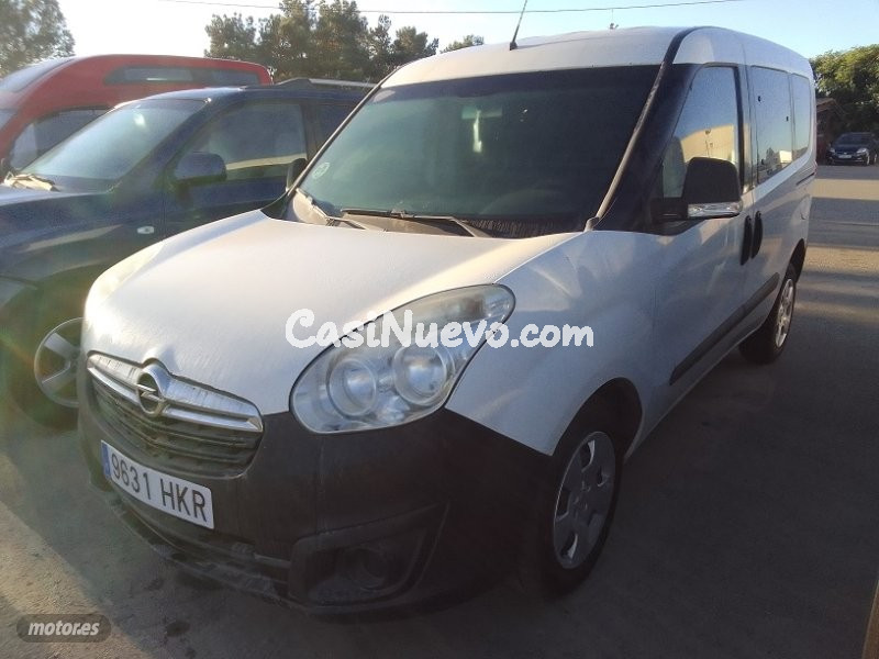 Opel Combo 1.3 CDTI 5 PLAZAS. de 2012 con 362.000 Km por 4.000 EUR. en Murcia