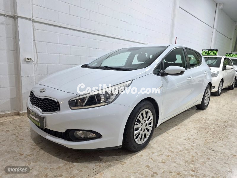 Kia Ceed 1.4 crdi drive de 2014 con 110.000 Km por 7.200 EUR. en Sevilla