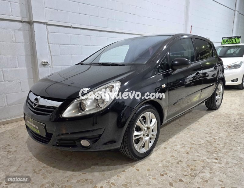 Opel Corsa 1.3 cdti  cosmo de 2007 con 198.900 Km por 3.200 EUR. en Sevilla