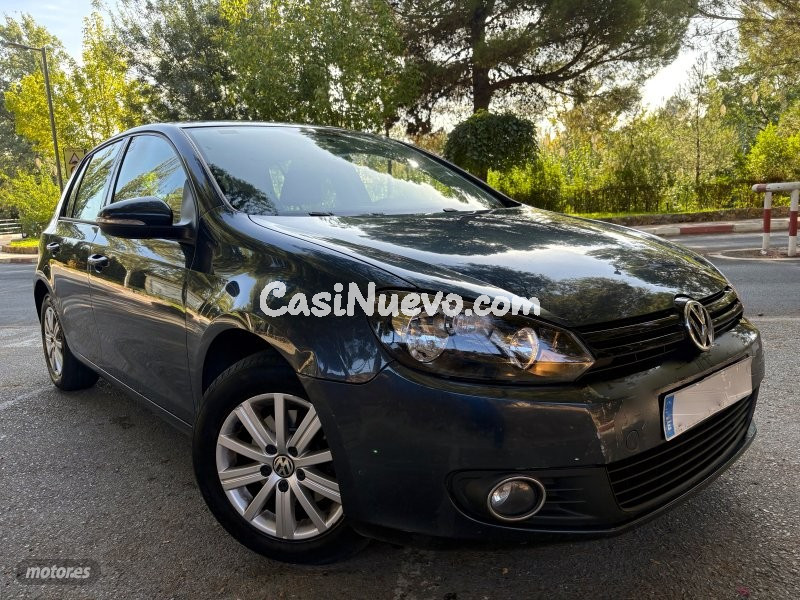 Volkswagen Golf 1.6 TDI BLUEMOTION-KLIMATIZADOR-LLANTAS-CD-ALARMA de 2011 con 297.000 Km por 5.300 E...
