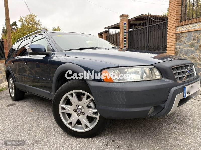 Volvo XC 70 2.4D 5 CROSS COUNTRY ALL ROAD-LEDS-NAVI TV-4X4-PIEL BEI de 2008 con 217.000 Km por 6.700...