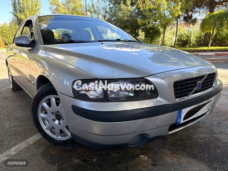 Volvo S60 2.4 FSI ELEGANCE-PIEL-KLIMATIZADOR-LLANTAS de 2003 con 267.000 Km por 2.200 EUR. en Granada
