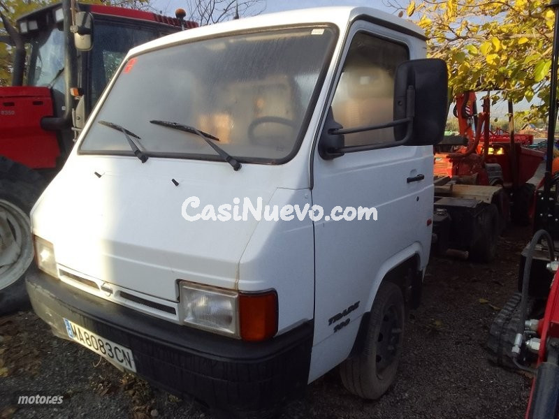 Nissan Trade 100 CON GANCHO PORTA CONTENEDORES. de 1998 con 251.000 Km por 10.000 EUR. en Murcia