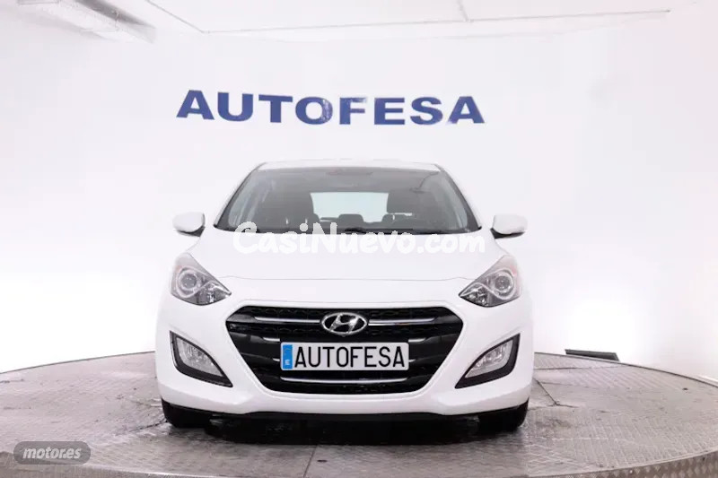 Hyundai i30 1.6 GDI TECNO 135CV 5P #PARKTRONIC de 2015 con 111.000 Km por 10.900 EUR. en Madrid