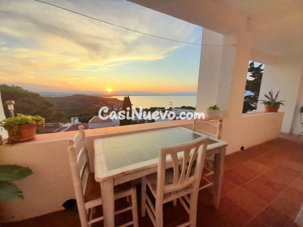 Casa con piscina y vistas al mar. Montgó, L'Escala