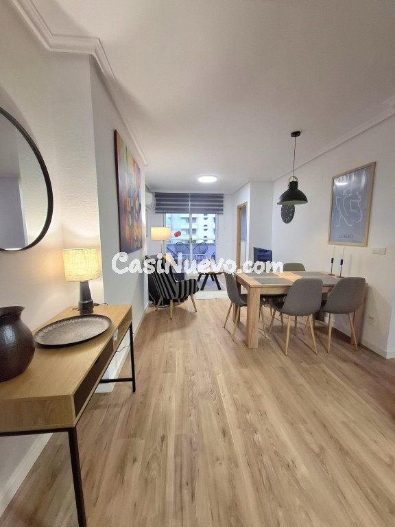 Apartamento reformado con vistas al mar