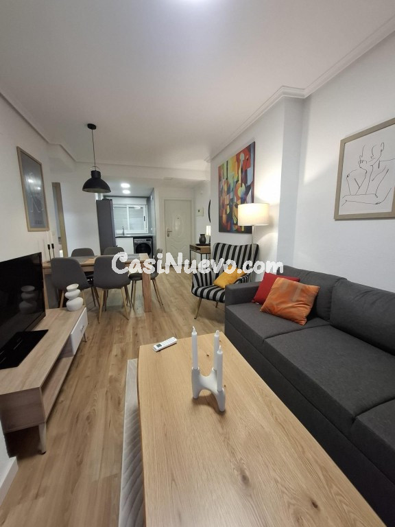 Apartamento reformado con vistas al mar