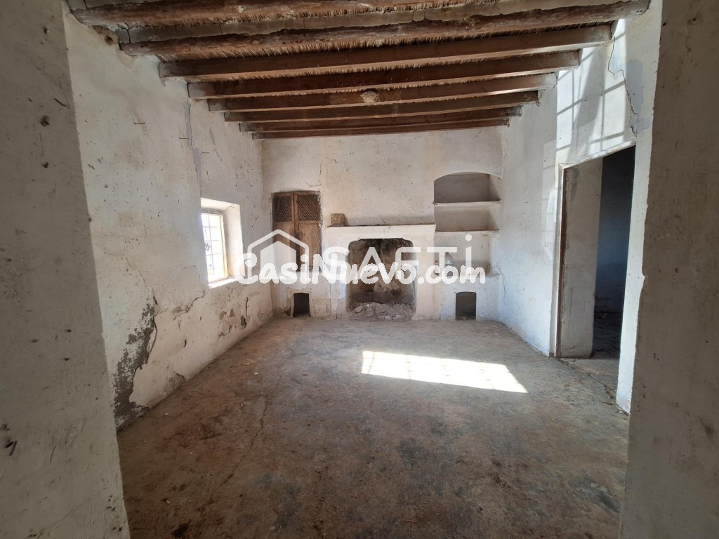 Cortijo rùstico con encanto y gran potencial en Los Gallardos, Almerìa. Cercano a playas Cabo de Gata.