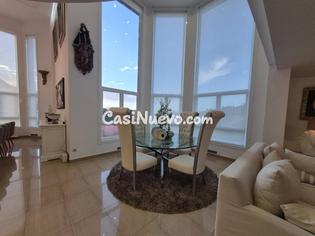 Chalet único en Arteixo - Lujo, alma y vistas al mar.