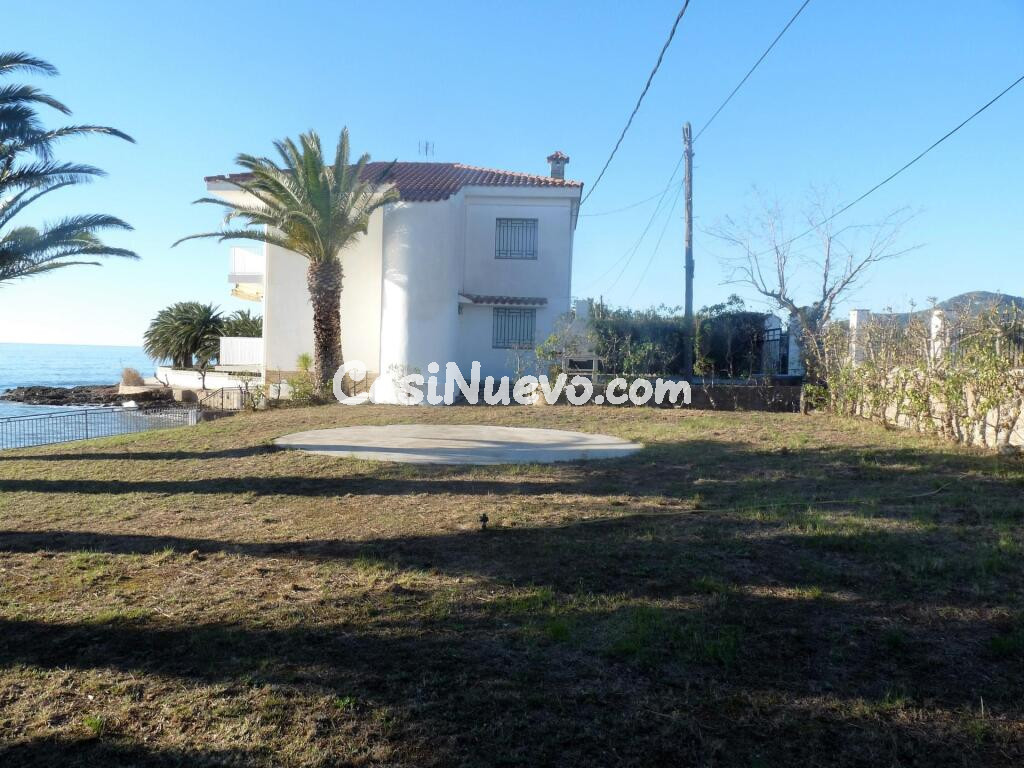 EXCLUSIVA VILLA A LA ORILLA DEL MAR! Oportunidad.