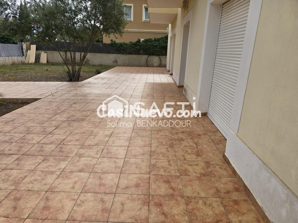 Estupendo chalet de 998 m2 de parcela y 620 m2 de vivienda.