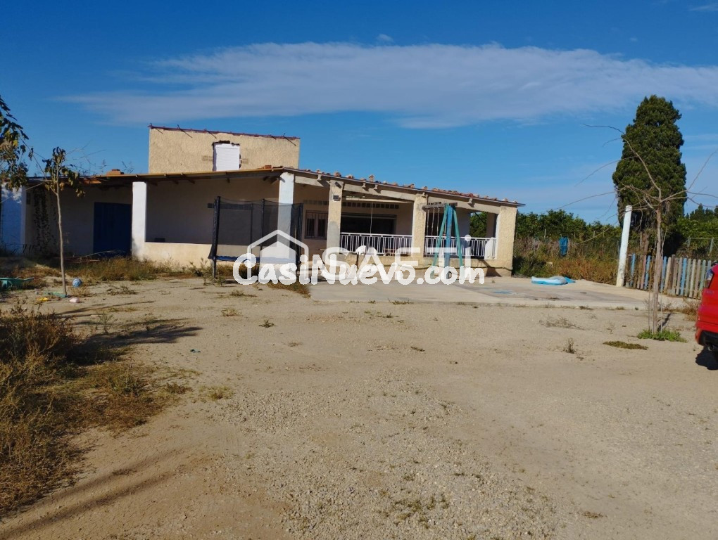 CHALET EN EL CENTRO DE LA TRANQUILIDAD.