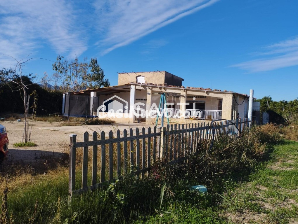 CHALET EN EL CENTRO DE LA TRANQUILIDAD.