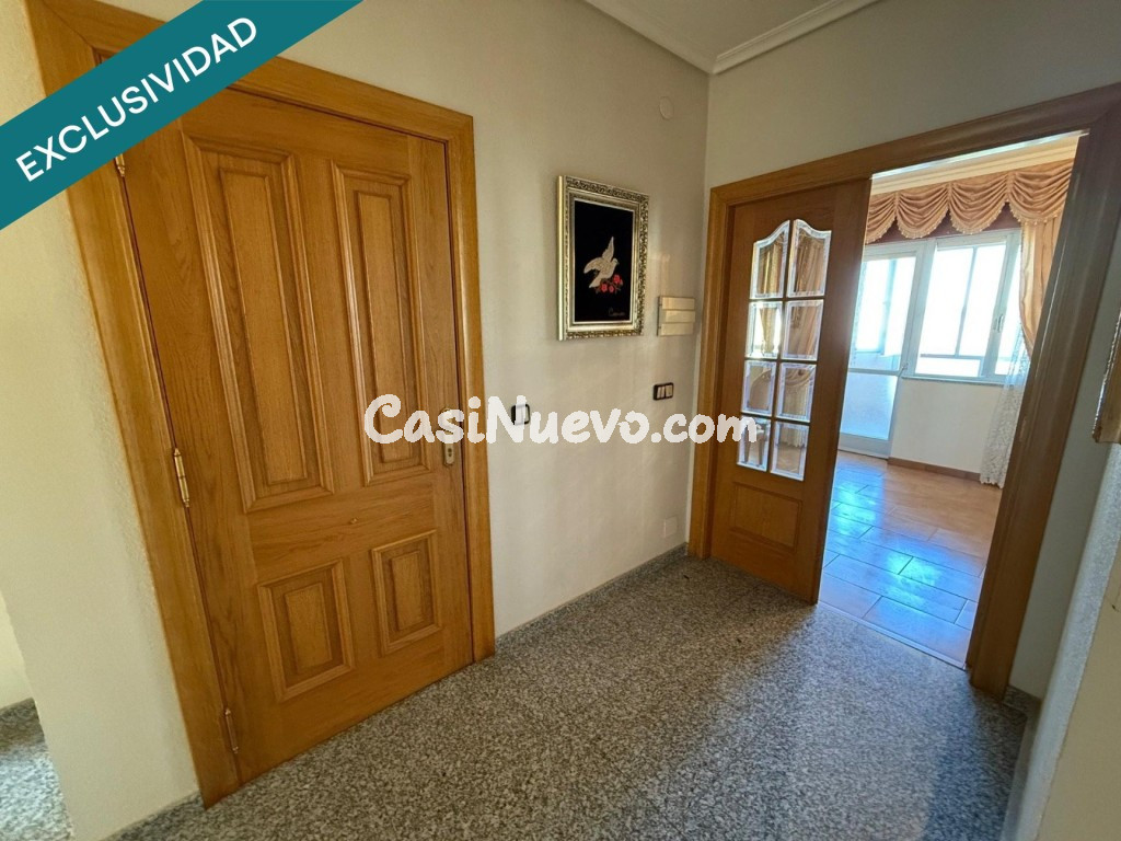 Dos viviendas independiente con jardn, trasteros y 3 garajes