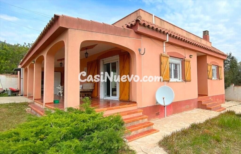 Chalet con jardn a 500 m de la playa