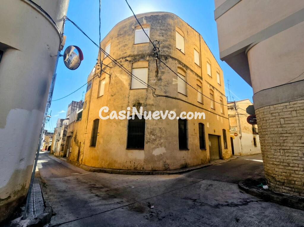 Espacio difano y verstil en el centro de Canet