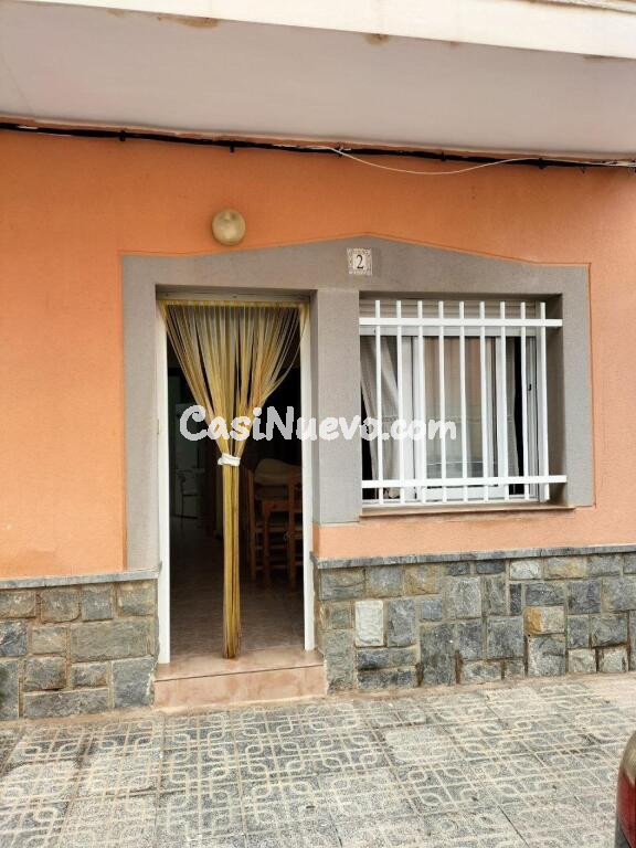 Vive el encanto de Mar de Cristal: patio, garaje y la playa a un paso