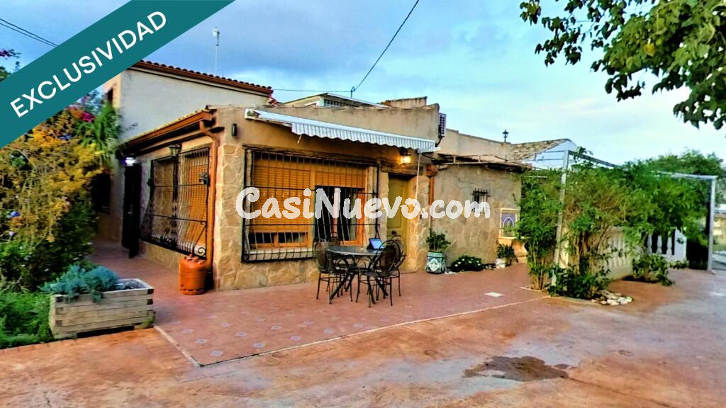 20.000 m2 de Finca con chalet, via y frutales.