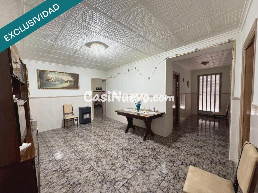 Casa de pueblo en L'Algueña