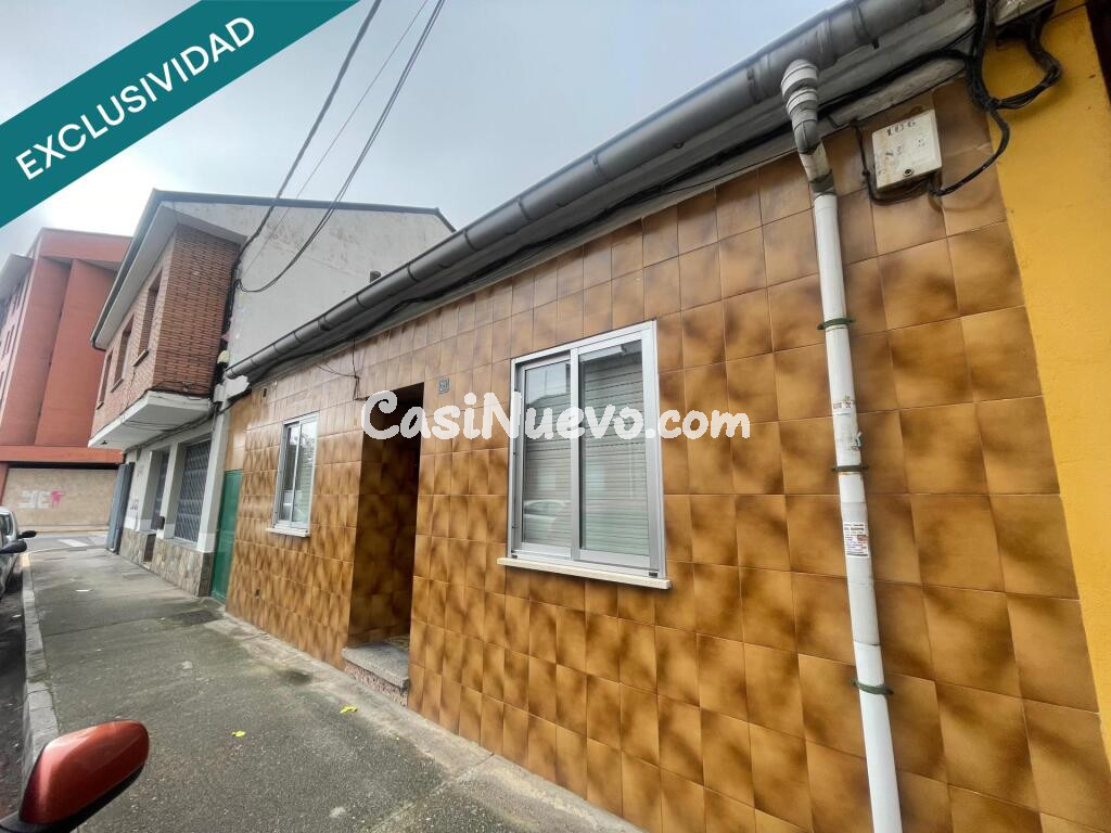 Casa de planta baja con patio y terraza en Cuatrovientos (Ponferrada)