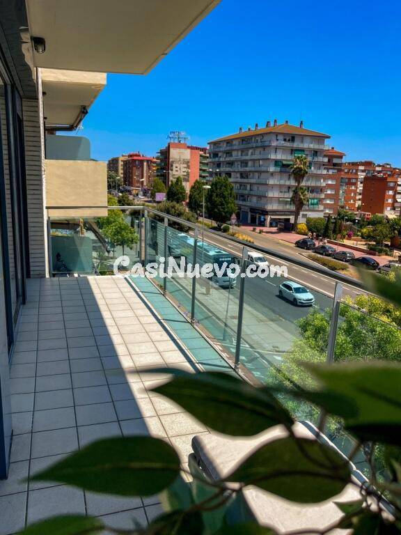 Más que un piso, una gran inversión en pleno centro de FENALS y con licencia turística activa!!!