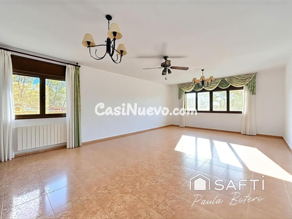 Encantadora casa unifamiliar cerca de Sitges – entorno natural y amplitud