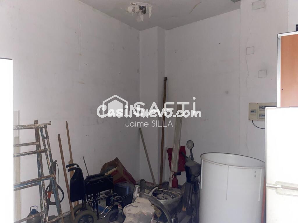 Bajo comercial en Orriols con excelente ubicación