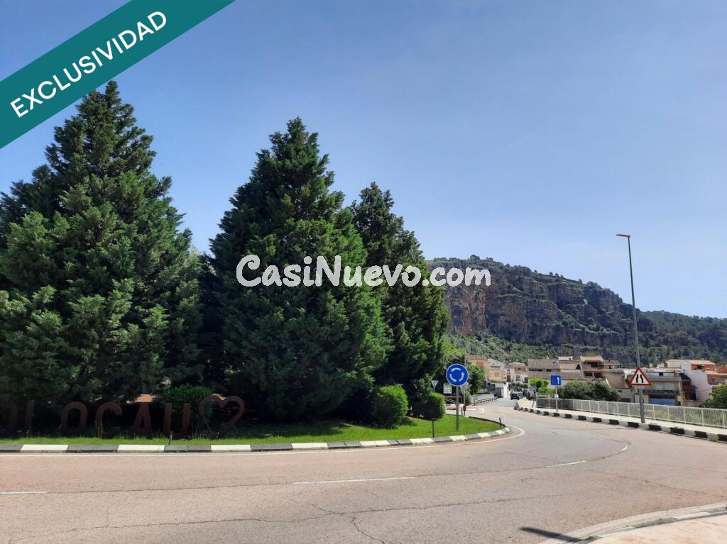 Solar urbano esquinero en Olocau