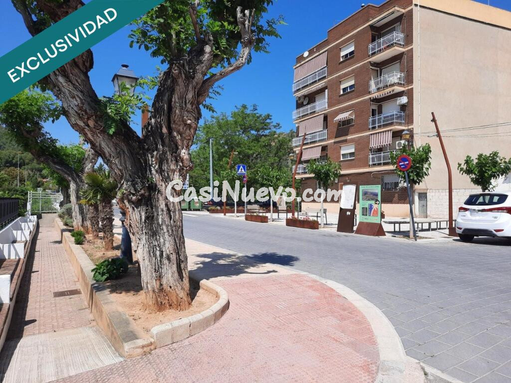 Solar urbano esquinero en Olocau