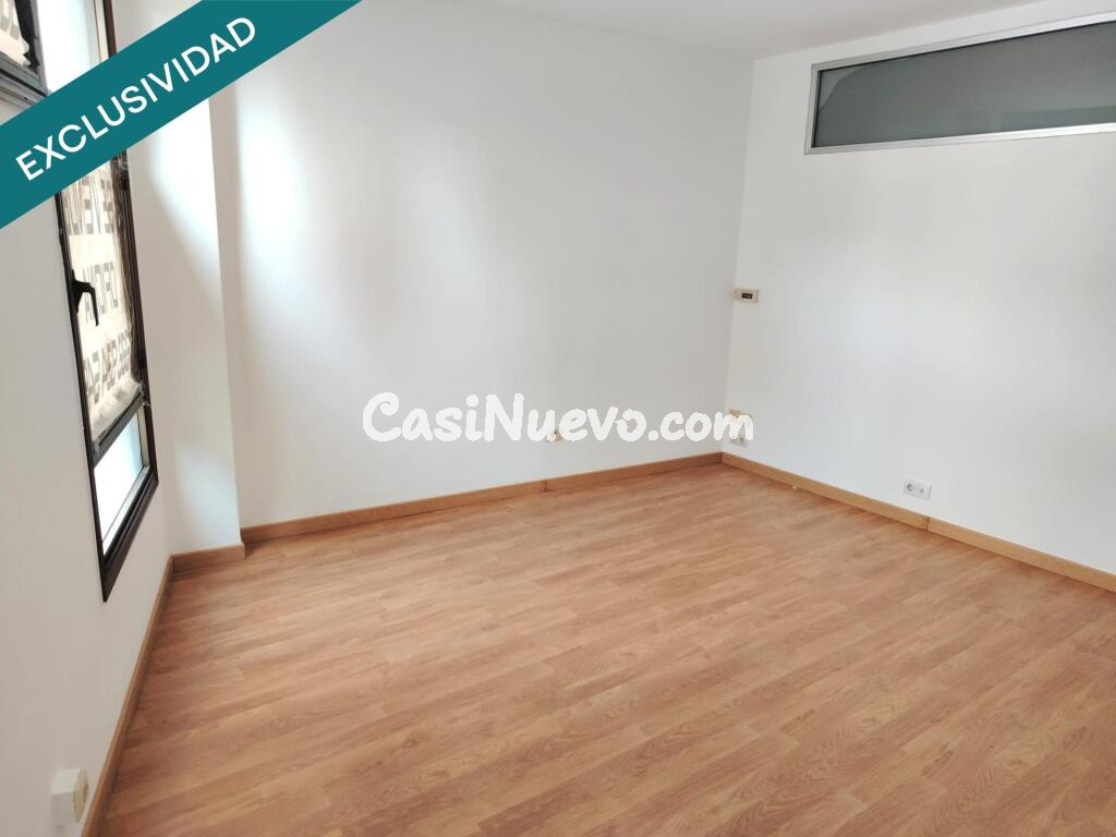 Oficinas con terraza y luz en pleno Calvario