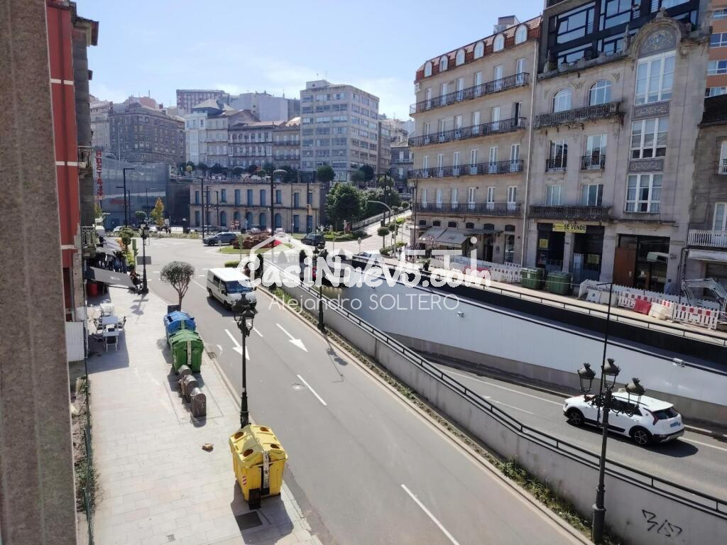 Oficina completamente exterior junto a Vialia Vigo.