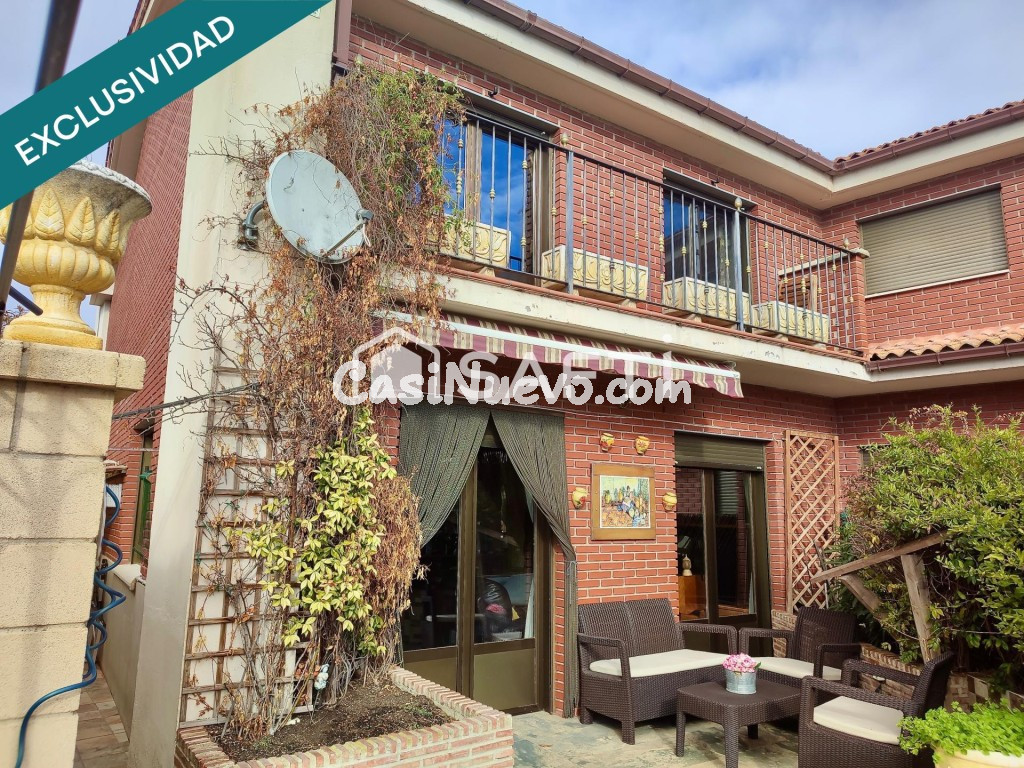 Espectacular chalet de esquina con gran merendero (txoko).