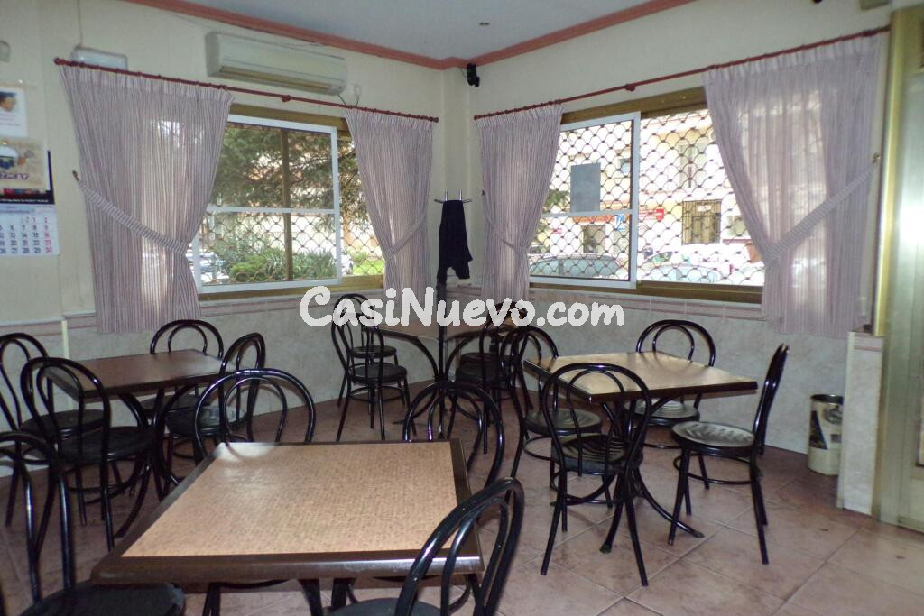 Venta dos locales .Bar- cafetera en funcionamiento, con clientela suficiente para pagar las letras y local almacn en el mismo precio.